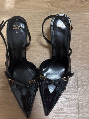 Zara Black kitten heels